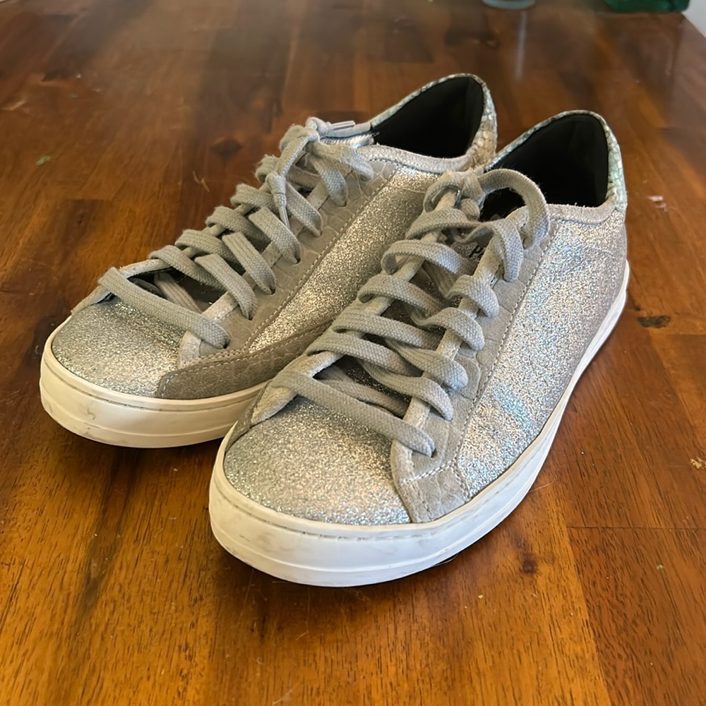 P448 Women's Silver Glitter Ice Python Low Top Sneaker .. Size: 37 ... Size: 7